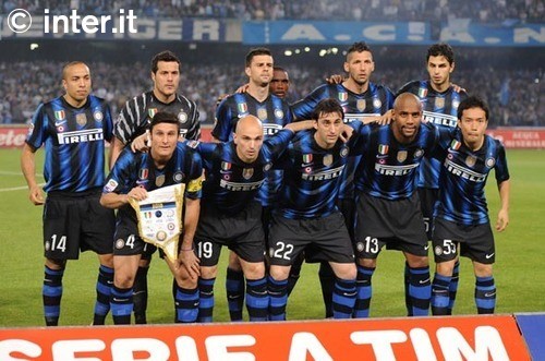 米体：罗马正式就齐尔克泽谈判，曼联要3500万欧强制买断条款（米体：罗马就齐尔克泽开启正式磋商，曼联索要3500万欧强制买断条款）