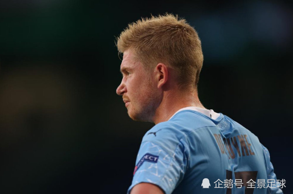 近15年谷歌每年搜索量最高球员：C罗10次断崖领先，梅西仅1次（谷歌近15年年度最热球员：C罗10次一骑绝尘，梅西仅1次登顶）