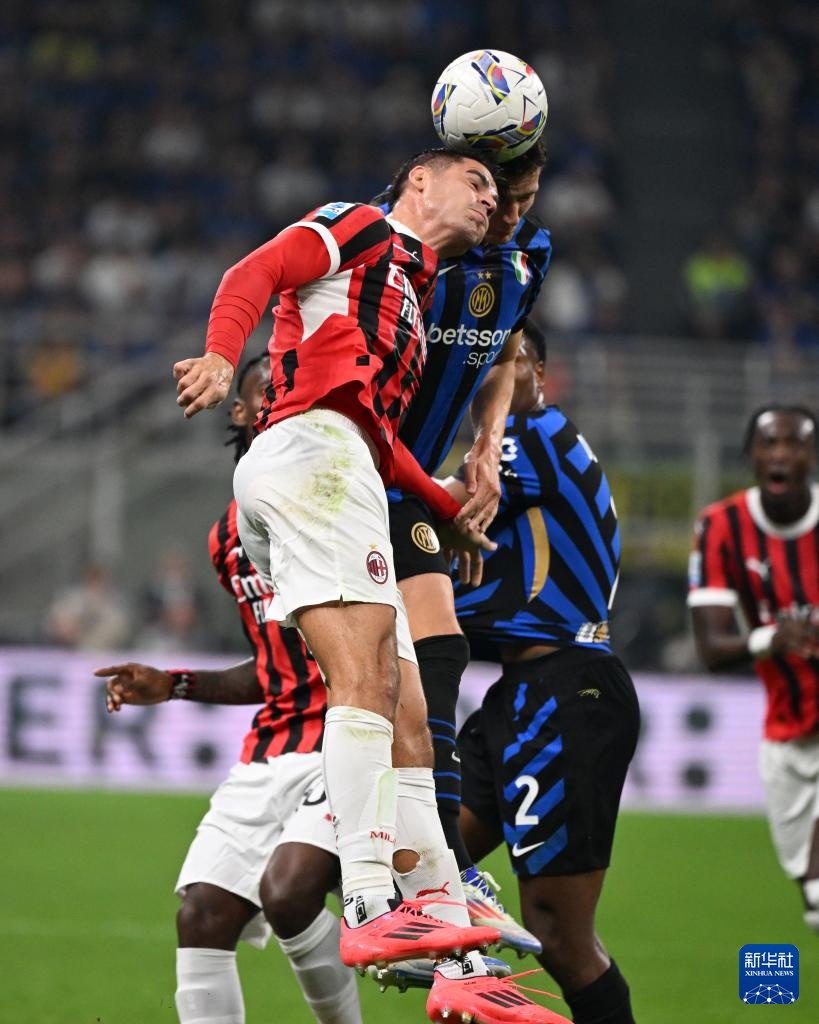 九人皇马主场输球，转播镜头拍到贝林辱骂四官：你XX的白痴（皇马仅剩9人主场失利，转播镜头疑捕捉贝林怒喷第四官员）