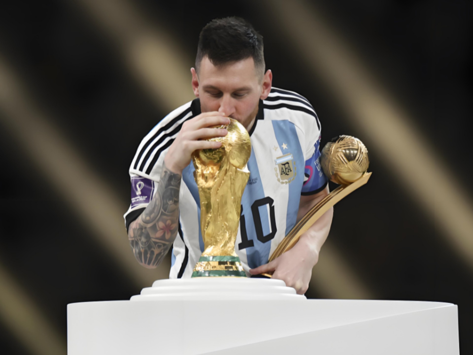 记者：兰克尔-泽经常在赛前要钱，首发迟迟不定也有他的原因（记者曝：兰克尔-泽赛前频要钱，首发迟迟未定与其有关）