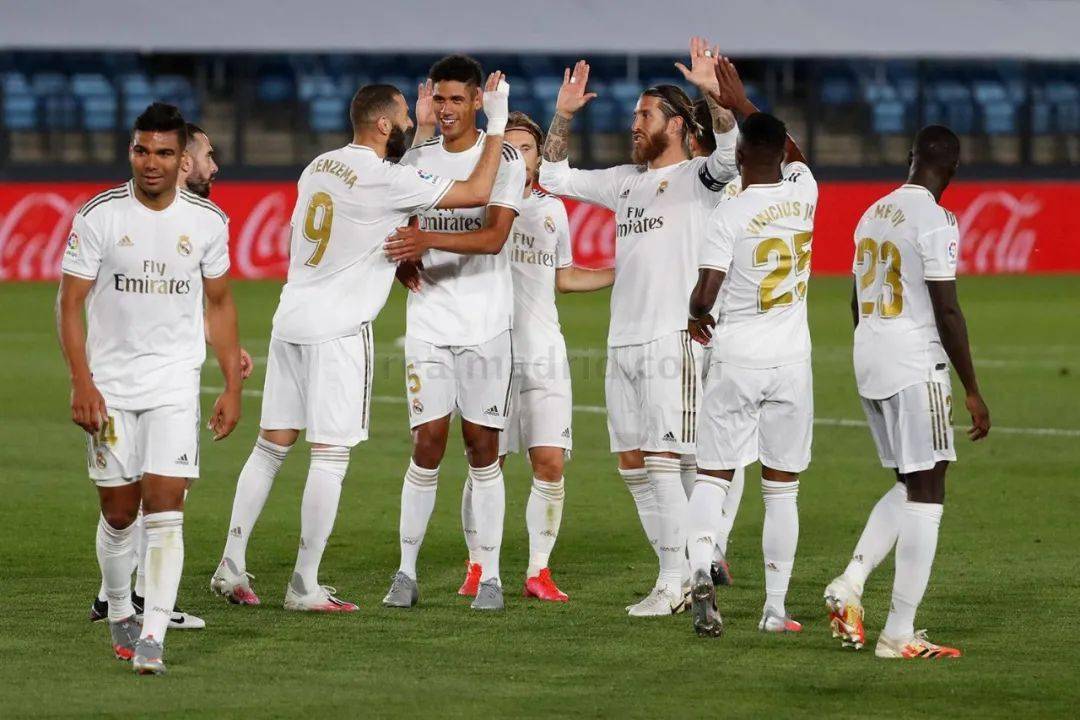 库尔图瓦：球队各方面都有提升，我在球队需要的时刻站了出来（库尔图瓦：球队全面进步，关键时刻我挺身而出）