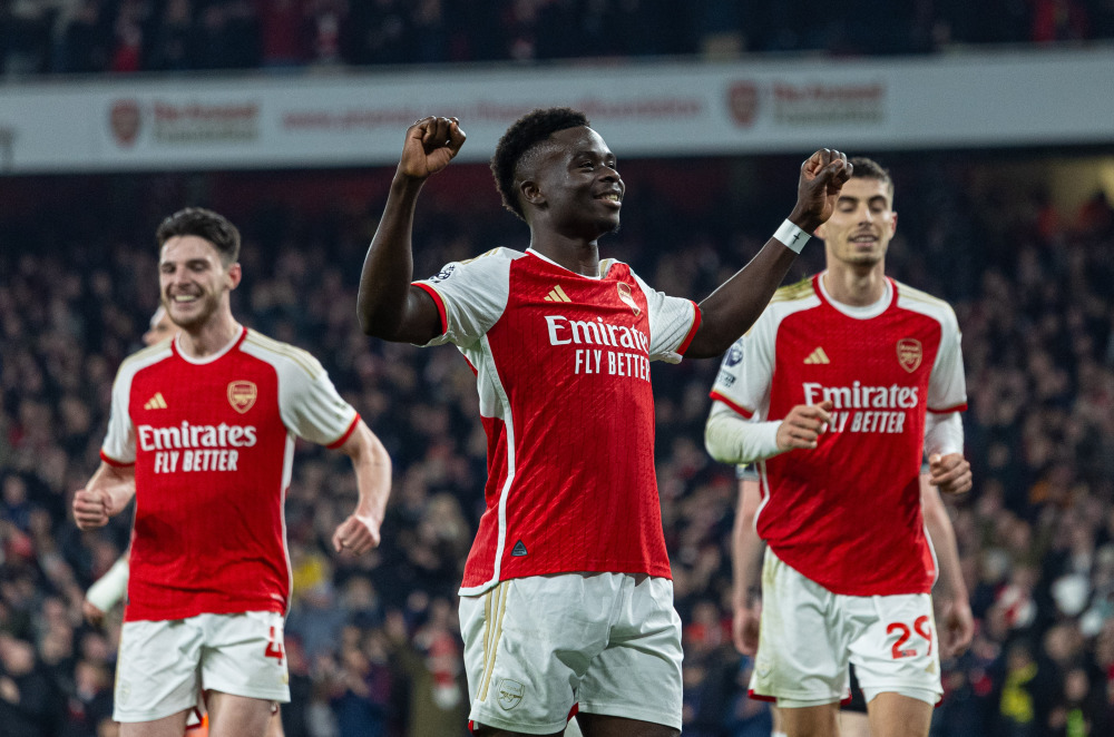 山东泰山推出官方授权球星卡，每盒售价698元（山东泰山发布官方授权球星卡，单盒定价698元）