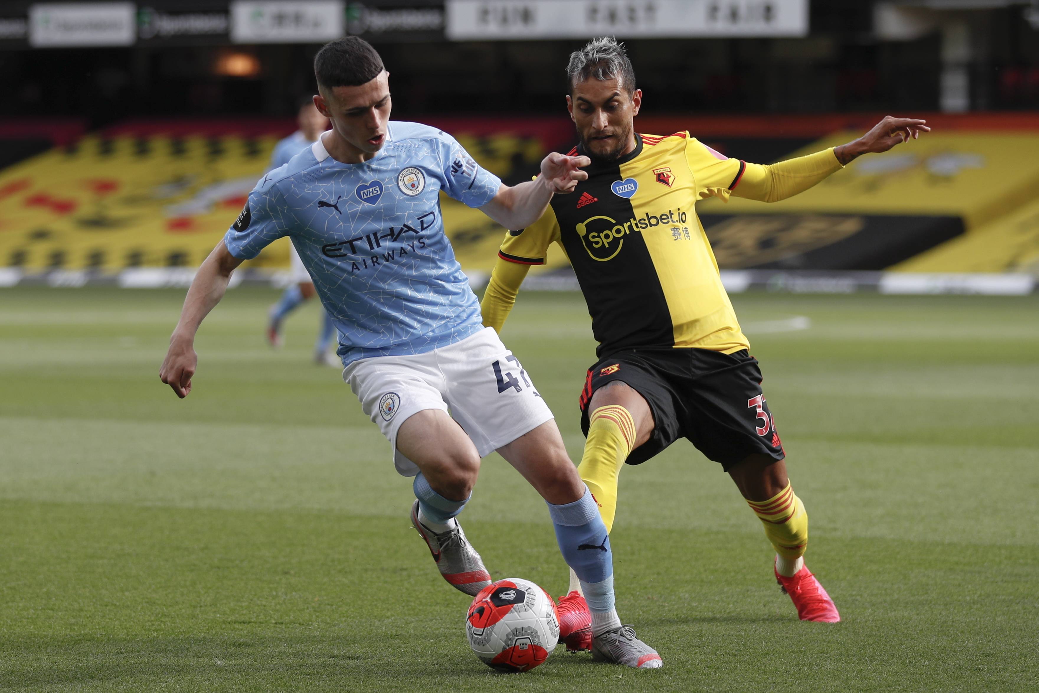 拉齐奥vs莱切：罗马尼奥利、贡多齐首发，卡马尔达、索蒂尔出战（拉齐奥迎战莱切：罗马尼奥利、贡多齐首发，卡马尔达、索蒂尔登场）