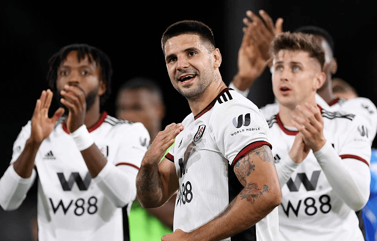 掘金约基奇豪取三双助球队连胜（约基奇三双发威，掘金延续连胜势头）