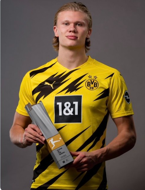 门将连续零封，稳定球队防线（门将连场零失球，稳固后防线）