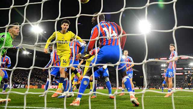 巴萨梅西进球助球队领先皇家社会（梅西破门助巴萨领先皇家社会）