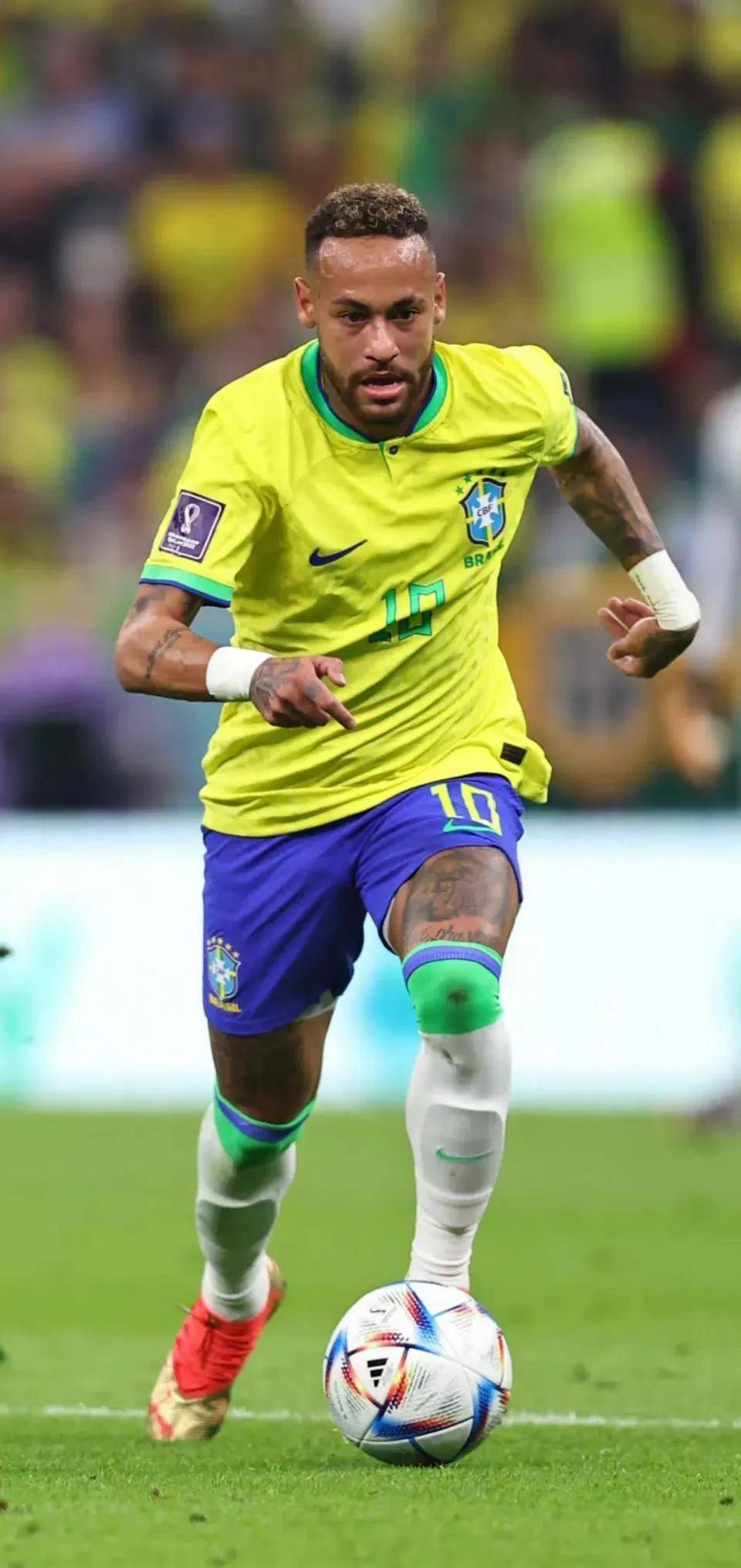 半场战报：利兹联0-0比利亚雷亚尔，尼奥托造险（半场快讯：利兹联与比利亚雷亚尔0-0互交白卷，尼奥托险些破门）